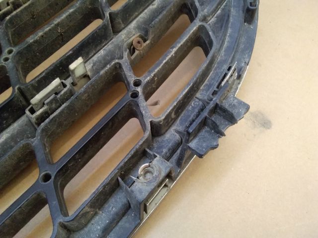 bontott RENAULT TRAFIC Hűtőrács