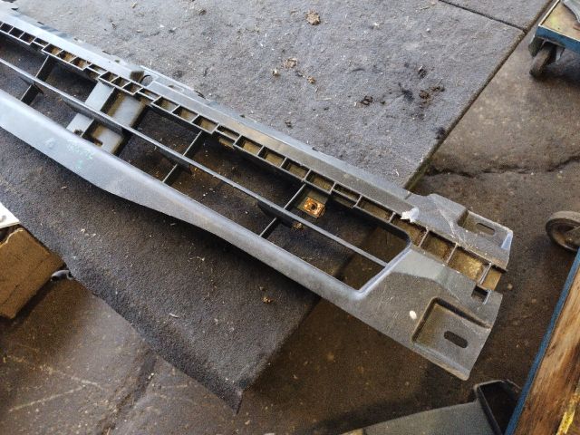 bontott RENAULT TRAFIC Hűtőrács