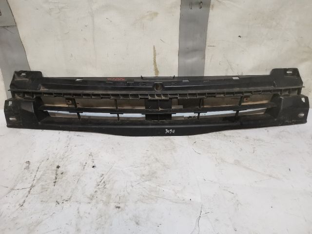 bontott RENAULT TRAFIC Hűtőrács