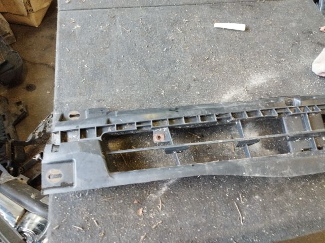 bontott RENAULT TRAFIC Hűtőrács