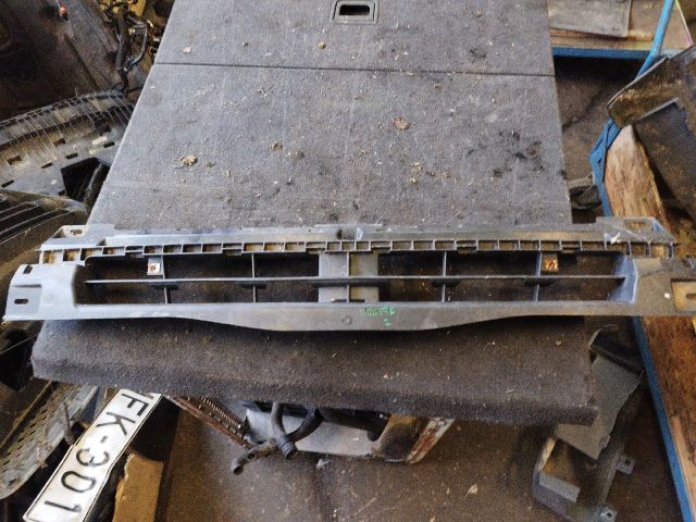 bontott RENAULT TRAFIC Hűtőrács