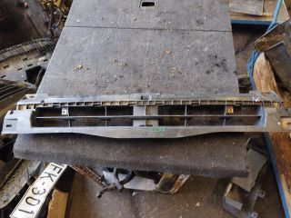 bontott RENAULT TRAFIC Hűtőrács