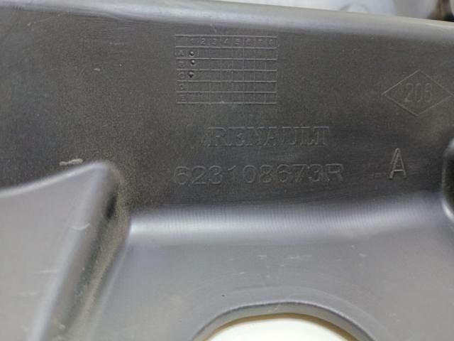 bontott RENAULT TRAFIC Hűtőrács