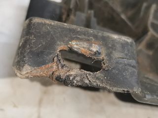 bontott RENAULT TRAFIC Hűtőrács