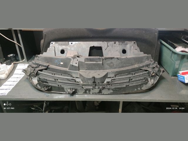 bontott RENAULT TRAFIC Hűtőrács