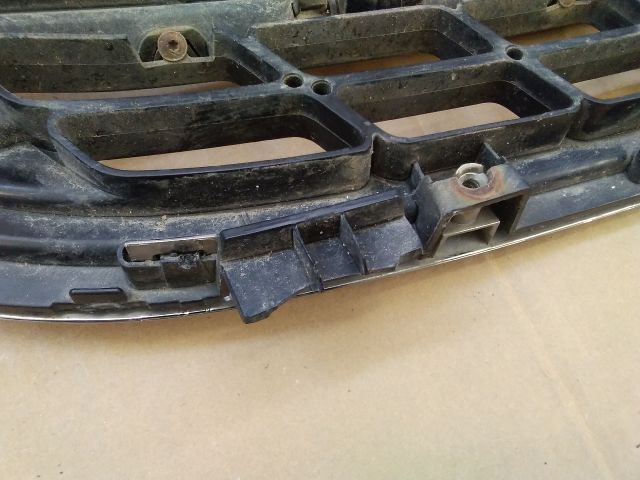 bontott RENAULT TRAFIC Hűtőrács