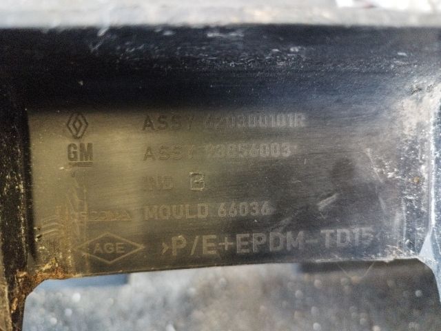 bontott RENAULT TRAFIC Hűtőrács