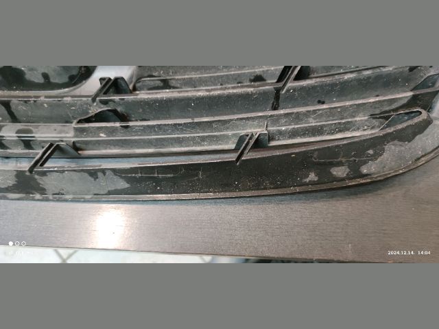 bontott RENAULT TRAFIC Hűtőrács