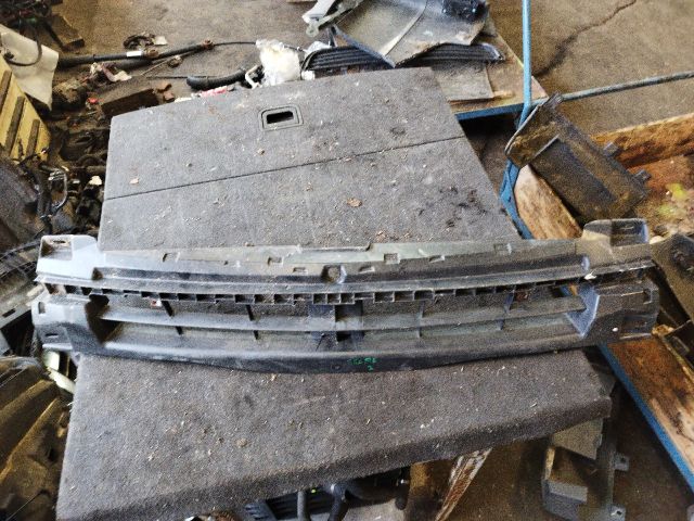 bontott RENAULT TRAFIC Hűtőrács