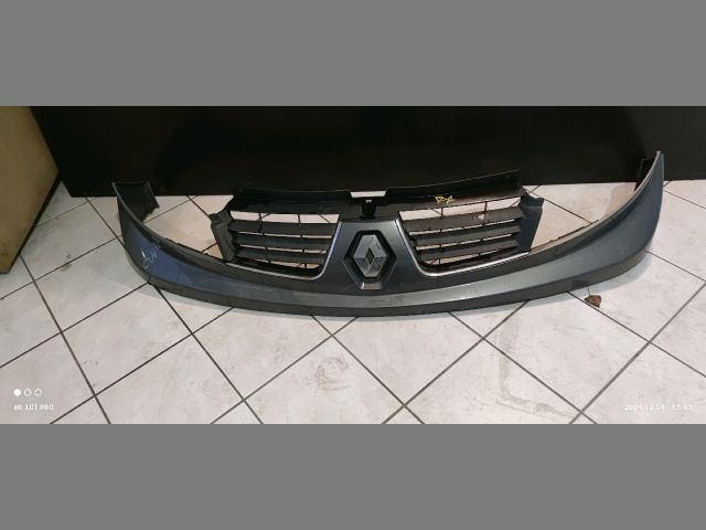 bontott RENAULT TRAFIC Hűtőrács