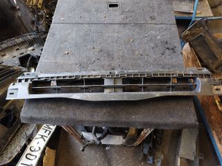 bontott RENAULT TRAFIC Hűtőrács