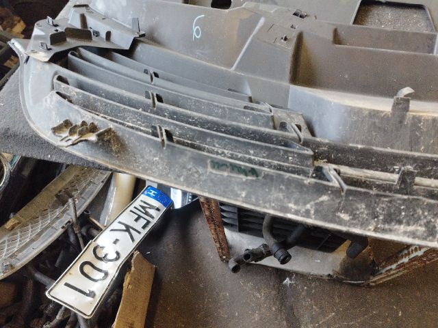 bontott RENAULT TRAFIC Hűtőrács