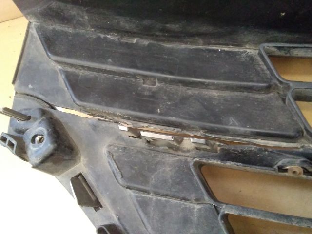 bontott RENAULT TRAFIC Hűtőrács