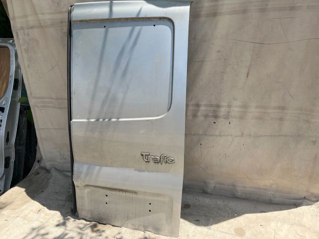 bontott RENAULT TRAFIC Jobb Csomagtérajtó (Üres lemez)