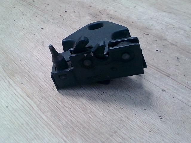 bontott RENAULT TRAFIC Jobb Csomagtérajtó Zárszerkezet