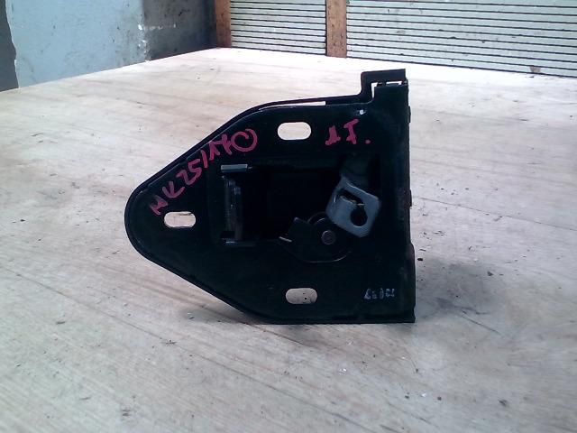 bontott RENAULT TRAFIC Jobb Csomagtérajtó Zárszerkezet