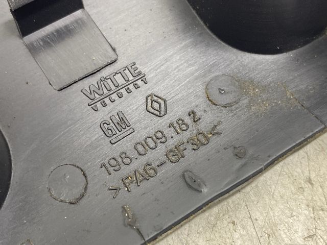 bontott RENAULT TRAFIC Jobb Csomagtérajtó Zárszerkezet