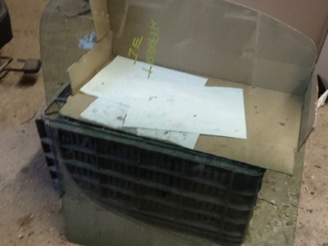 bontott RENAULT TRAFIC Jobb első Ablak