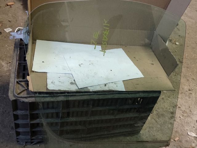 bontott RENAULT TRAFIC Jobb első Ablak