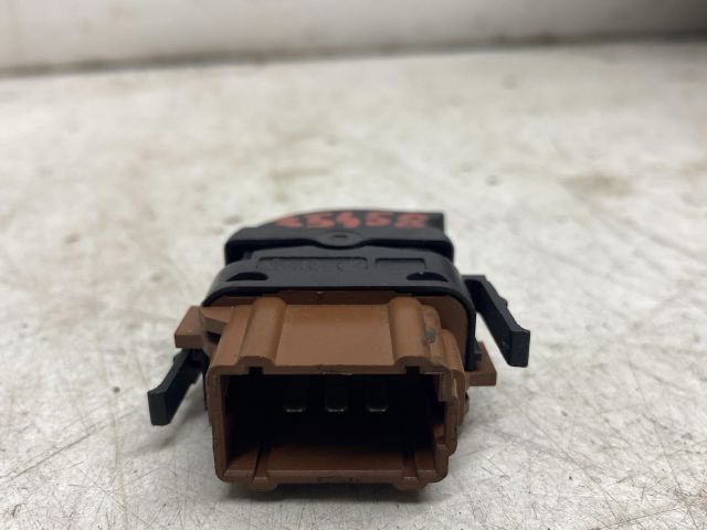 bontott RENAULT TRAFIC Jobb első Ablakemelő Kapcsoló