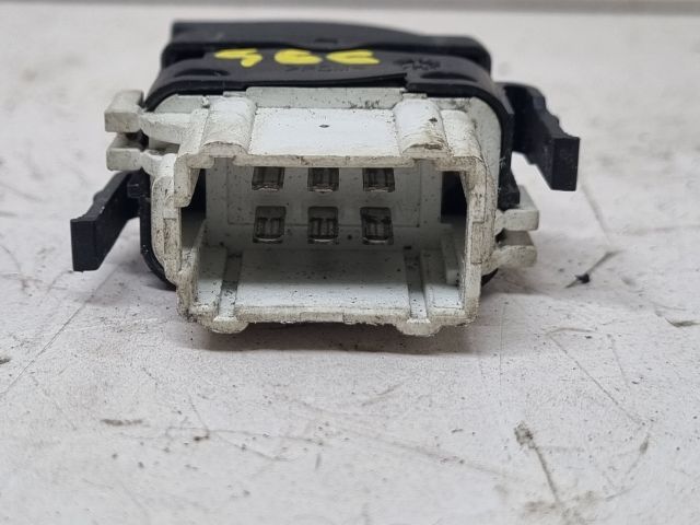 bontott RENAULT TRAFIC Jobb első Ablakemelő Kapcsoló