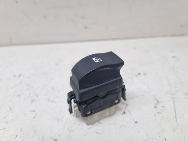 bontott RENAULT TRAFIC Jobb első Ablakemelő Kapcsoló