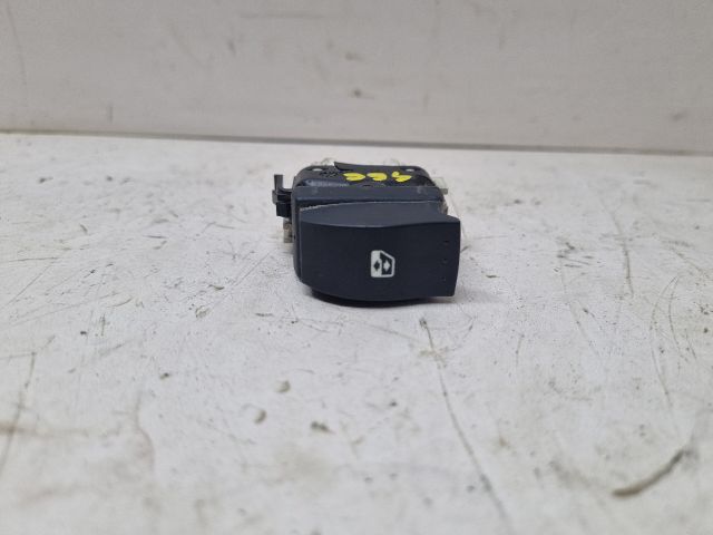 bontott RENAULT TRAFIC Jobb első Ablakemelő Kapcsoló