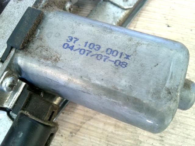 bontott RENAULT TRAFIC Jobb első Ablakemelő Szerkezet (Elektromos)