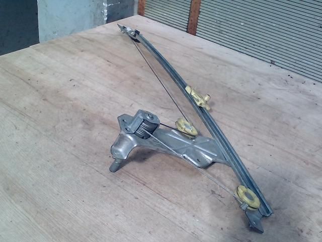 bontott RENAULT TRAFIC Jobb első Ablakemelő Szerkezet (Mechanikus)