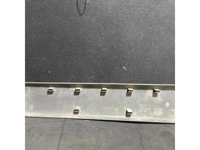 bontott RENAULT TRAFIC Jobb első Ajtó Díszléc