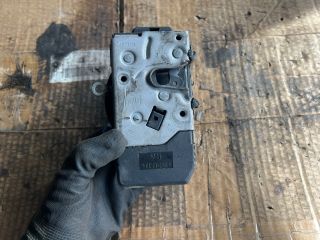 bontott RENAULT TRAFIC Jobb első Ajtózár