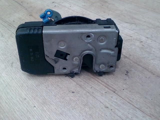 bontott RENAULT TRAFIC Jobb első Ajtózár