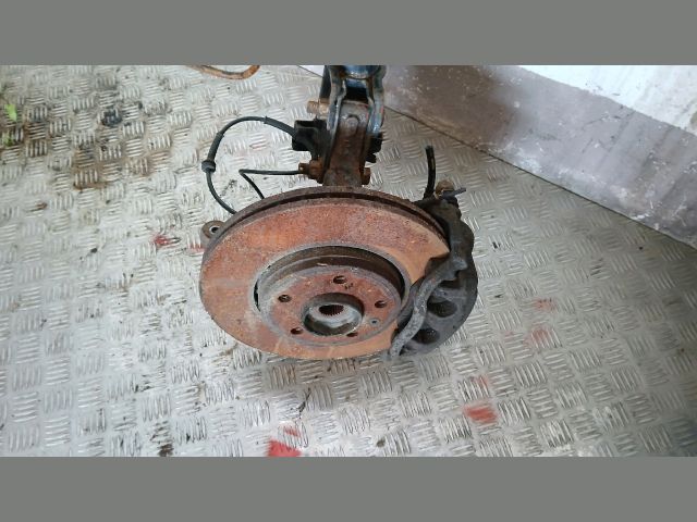 bontott RENAULT TRAFIC Jobb első Csonkállvány Kerékaggyal