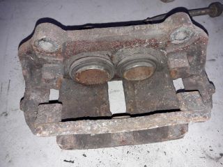 bontott RENAULT TRAFIC Jobb első Féknyereg Munkahengerrel