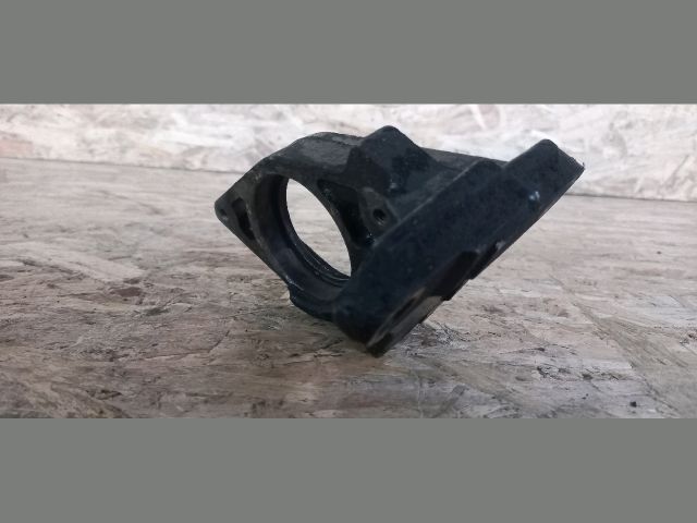 bontott RENAULT TRAFIC Jobb első Féltengely Tartó