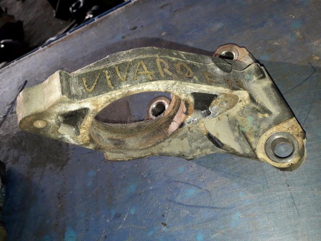 bontott RENAULT TRAFIC Jobb első Féltengely Tartó