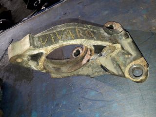 bontott RENAULT TRAFIC Jobb első Féltengely Tartó