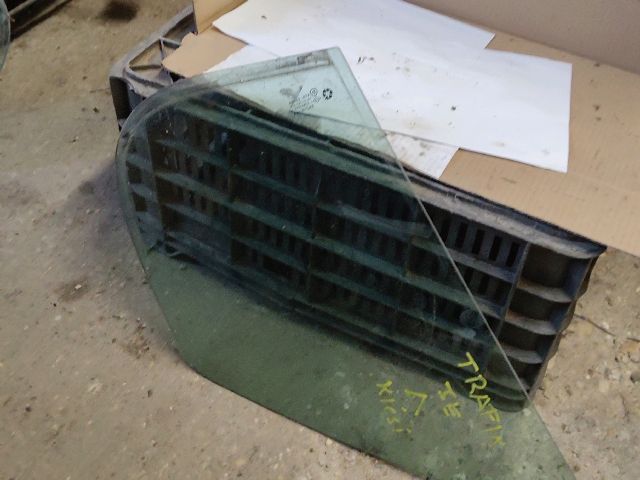 bontott RENAULT TRAFIC Jobb első Fixüveg (Ajtóban)