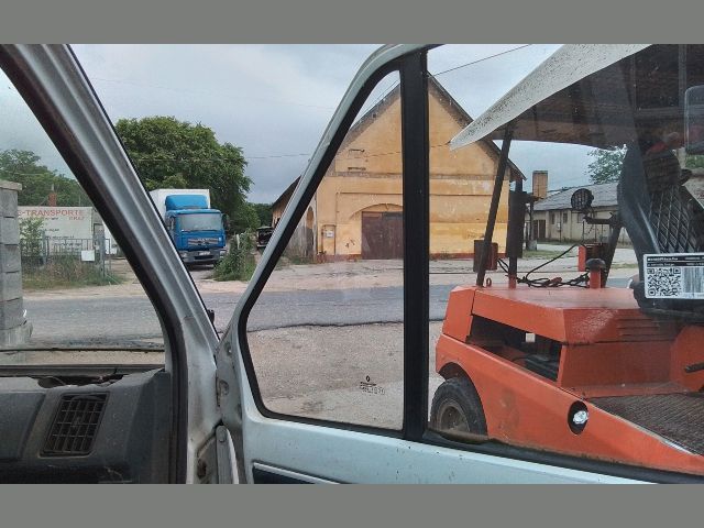 bontott RENAULT TRAFIC Jobb első Fixüveg (Ajtóban)