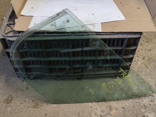 bontott RENAULT TRAFIC Jobb első Fixüveg (Ajtóban)