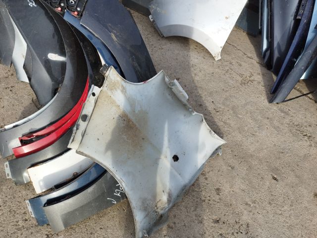 bontott RENAULT TRAFIC Jobb első Sárvédő