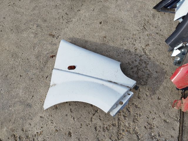 bontott RENAULT TRAFIC Jobb első Sárvédő