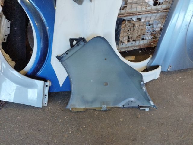 bontott RENAULT TRAFIC Jobb első Sárvédő