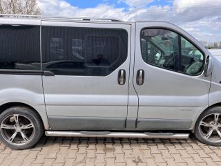 bontott RENAULT TRAFIC Jobb első Zsanér