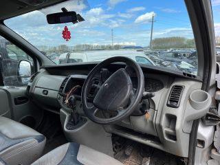 bontott RENAULT TRAFIC Jobb első Zsanér