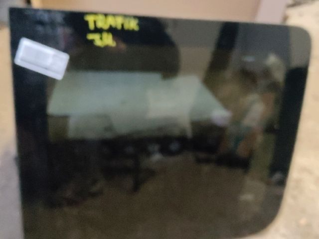 bontott RENAULT TRAFIC Jobb hátsó Ablak