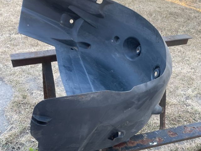 bontott RENAULT TRAFIC Jobb hátsó Hátsó Dobbetét (Kerékjárati, Műanyag)