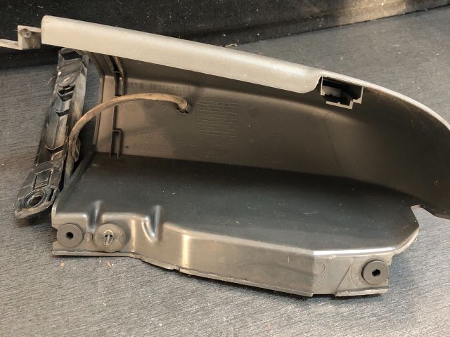 bontott RENAULT TRAFIC Jobb Hátsó Lámpa Bajusz Díszléc