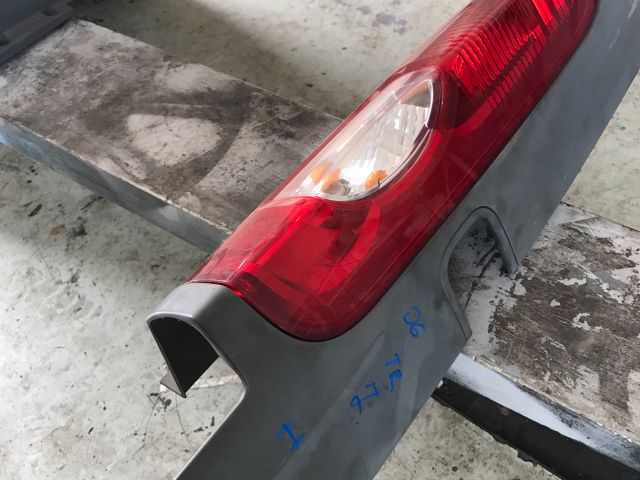 bontott RENAULT TRAFIC Jobb Hátsó Lámpa