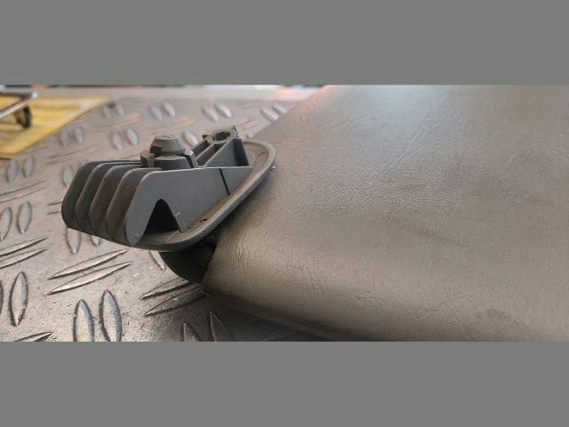 bontott RENAULT TRAFIC Jobb Napellenző